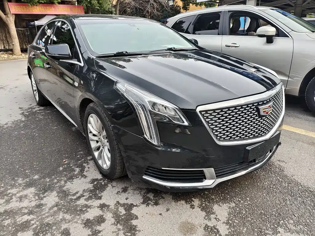 CADILLAC XTS