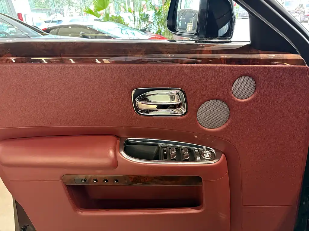 Rolls-Royce Ghost — миниатюра 5