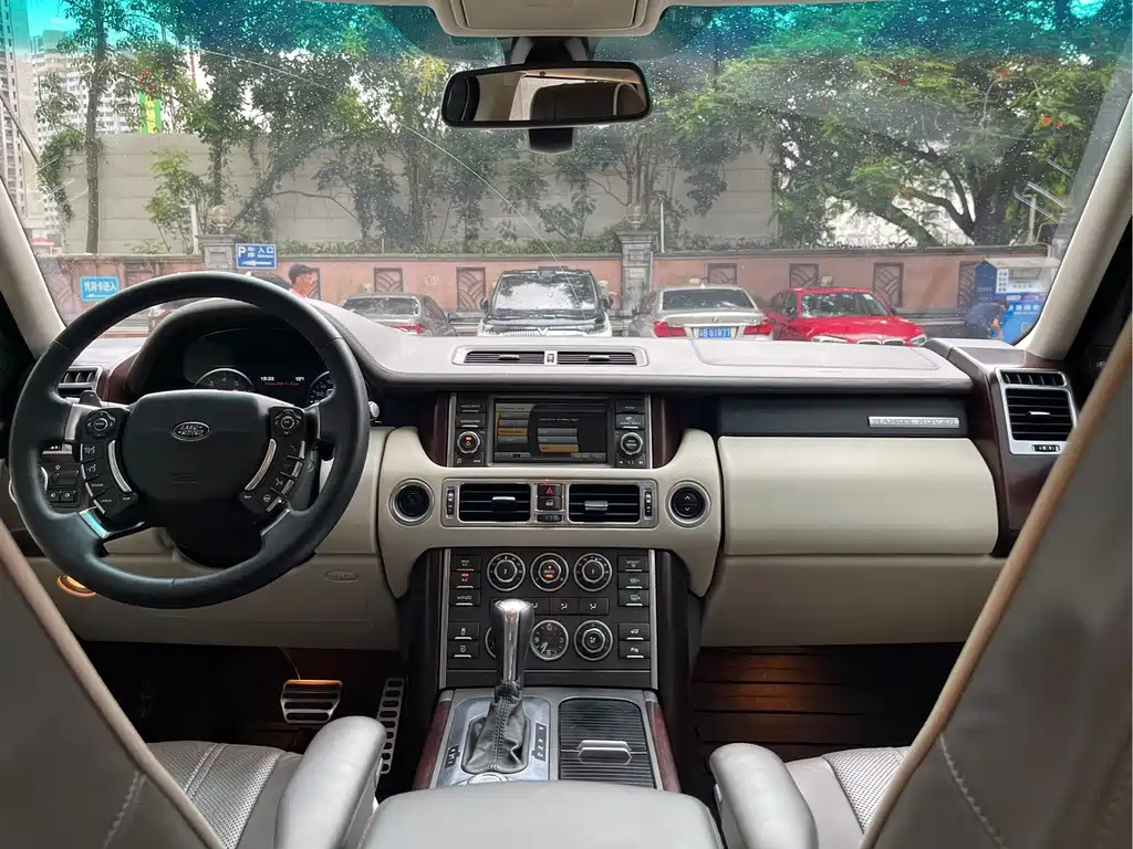 Land Rover Range Rover — миниатюра 5