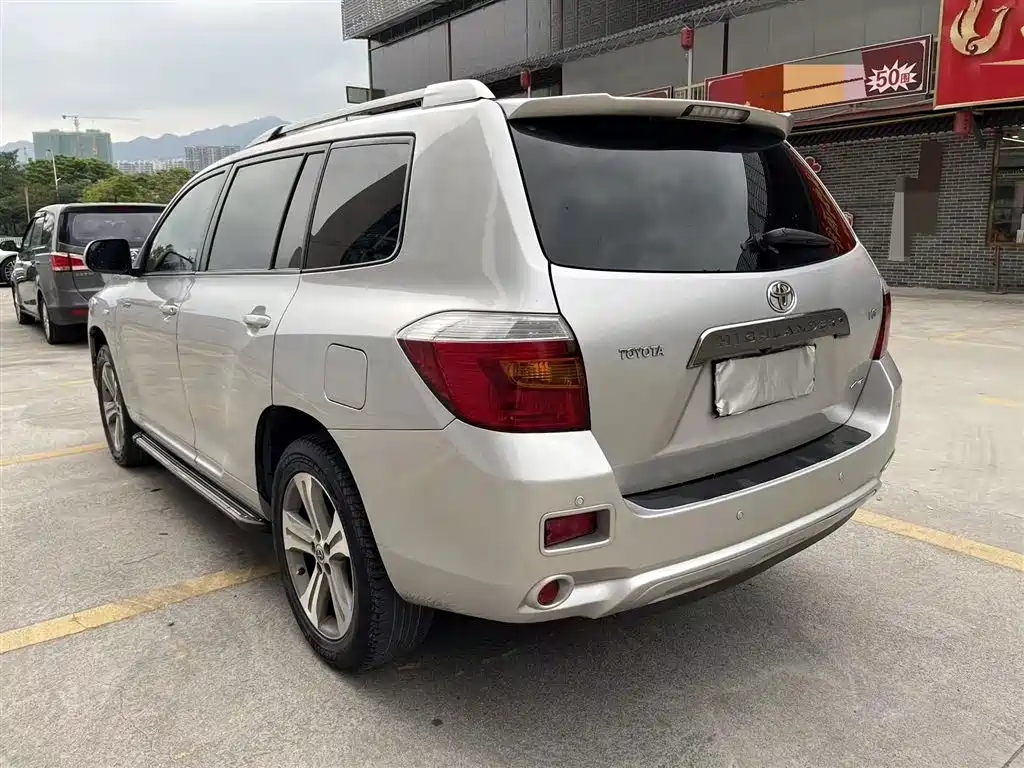 Toyota Highlander 2009 2.7L 5 мест Sport