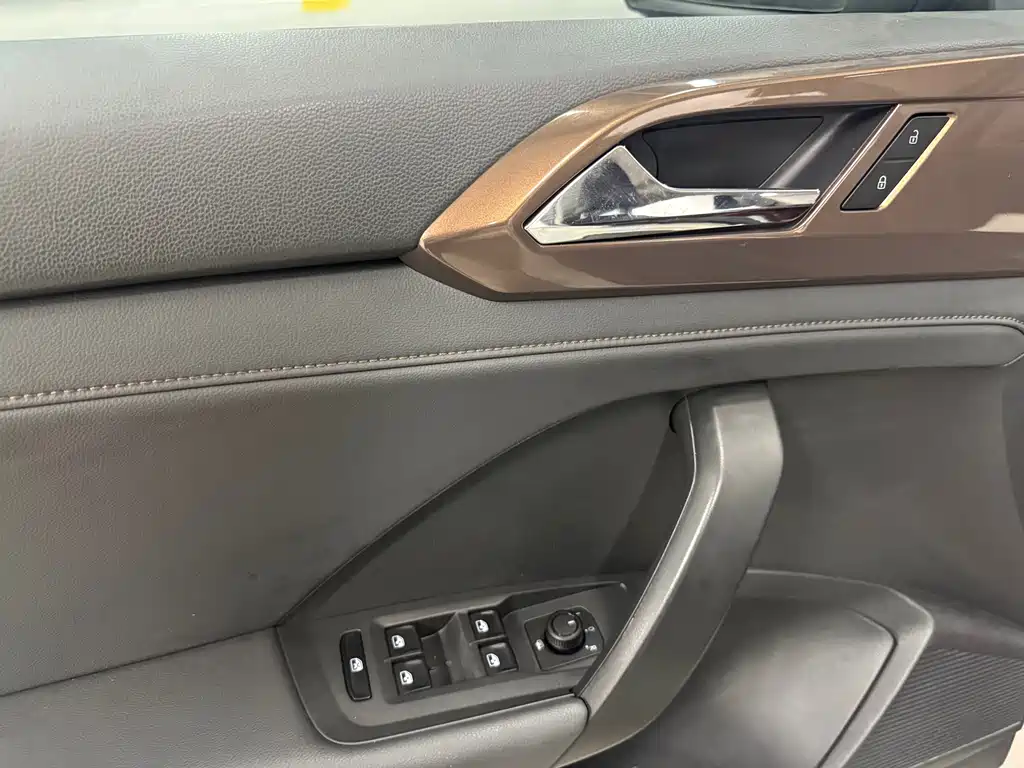 Volkswagen Tharu — миниатюра 11