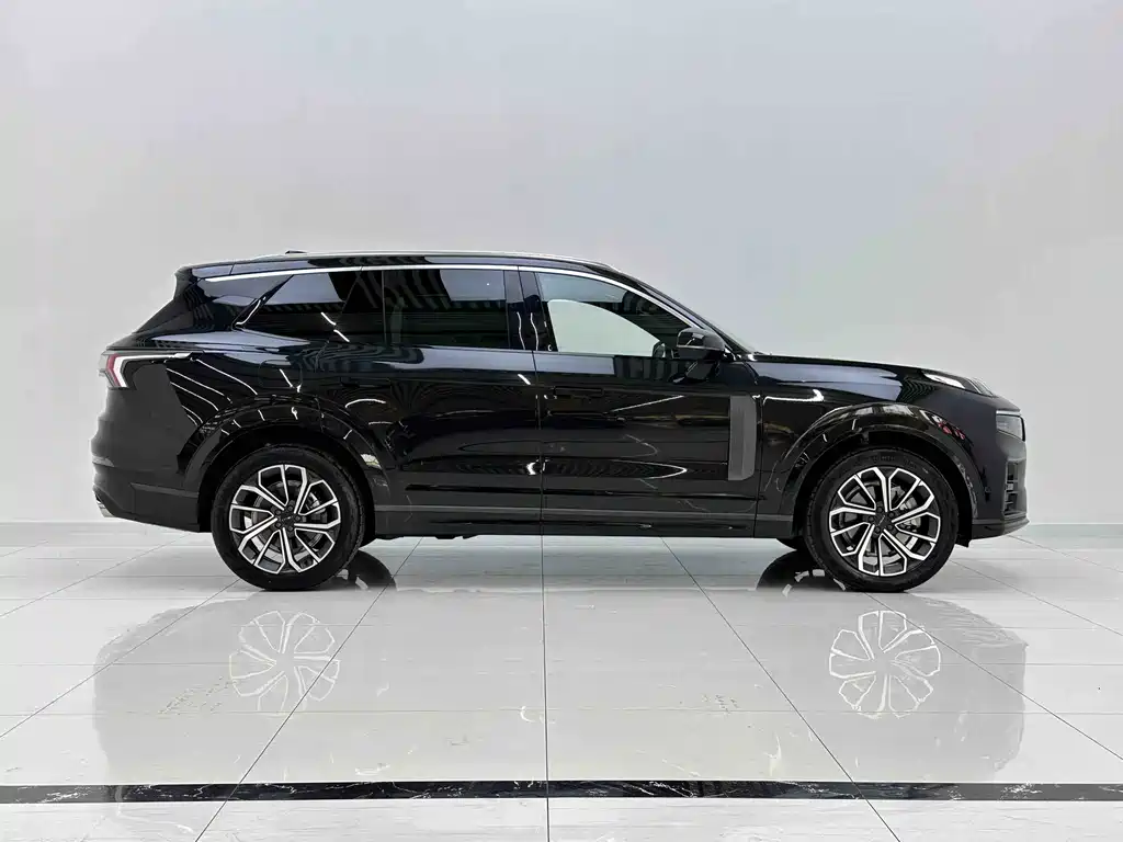 Lynk & Co 09 — миниатюра 5