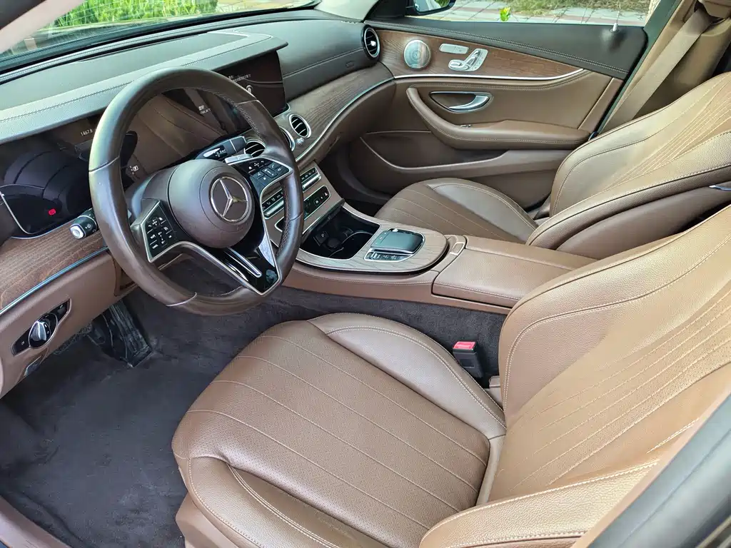 Mercedes-Benz E-Class — миниатюра 25