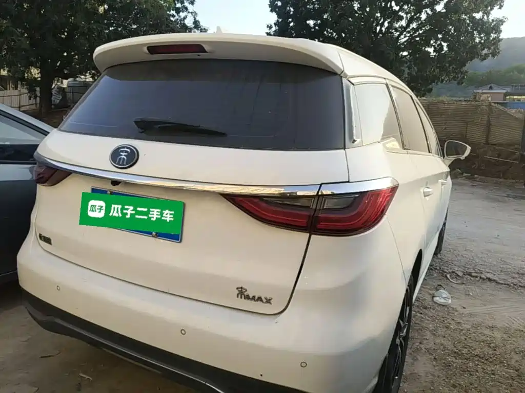 BYD MAX — миниатюра 7
