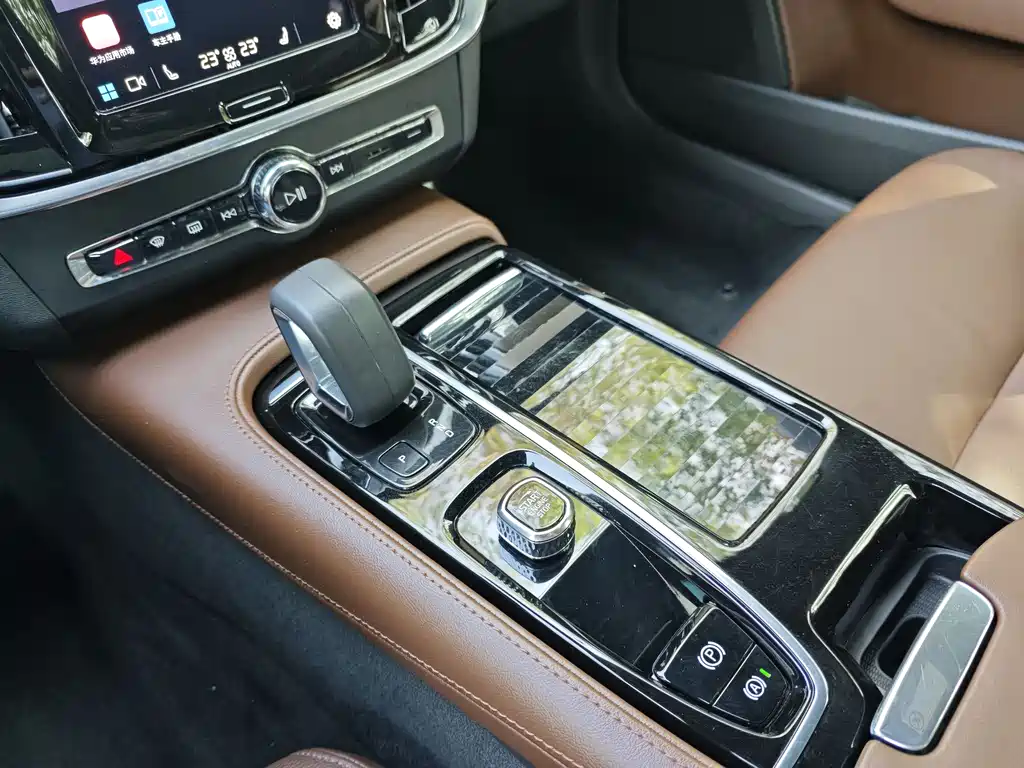 VOLVO S90 PLUG IN HYBRID