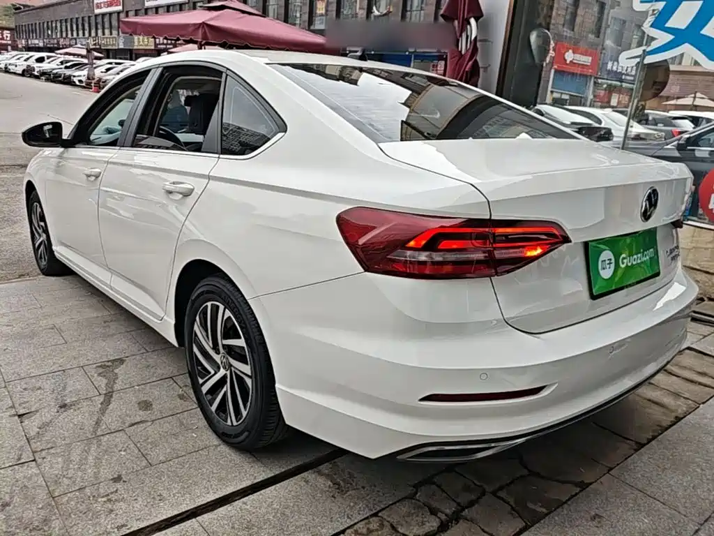 Volkswagen Lavida — миниатюра 5