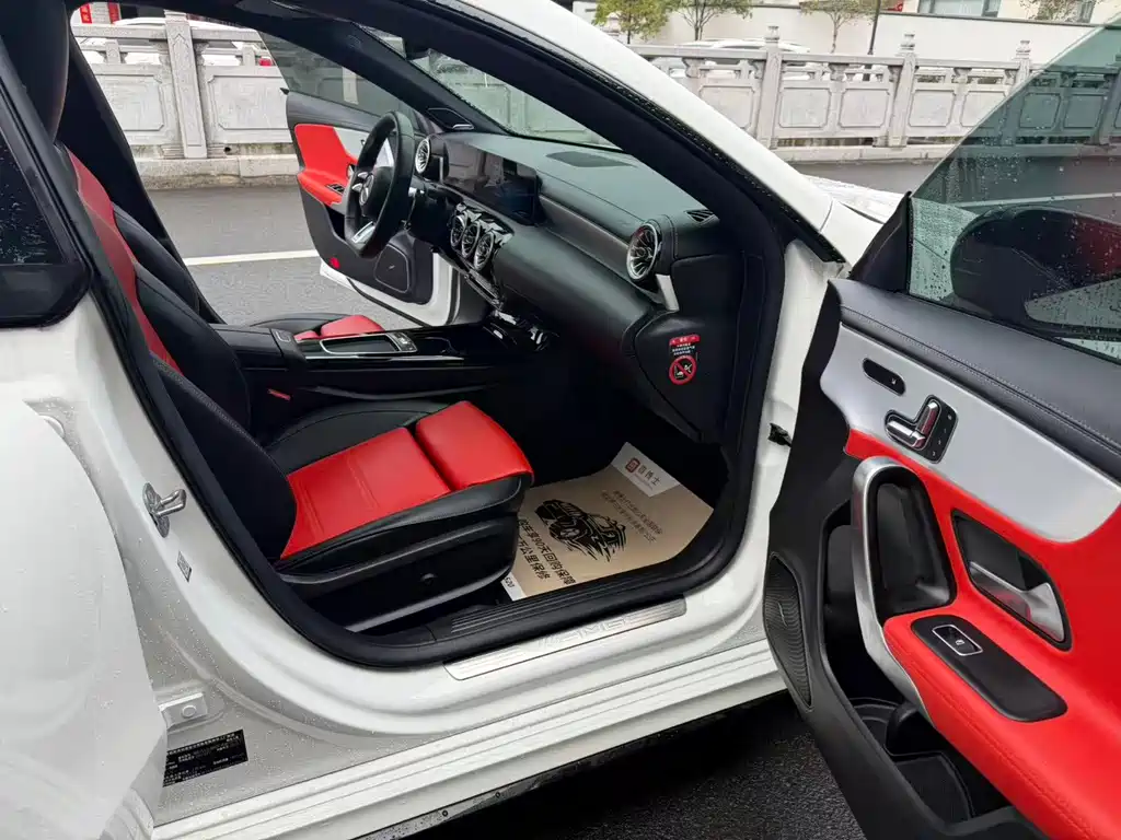 MERCEDES-BENZ CLA AMG