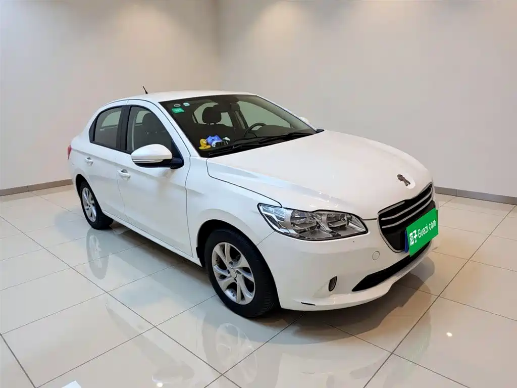 Peugeot 301 2014 1.6L AT Comfort