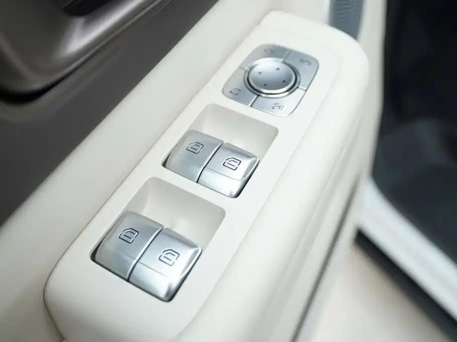 Li Auto Li MEGA — миниатюра 10