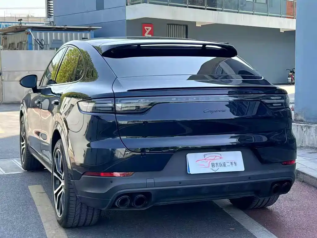 Porsche Cayenne — миниатюра 7