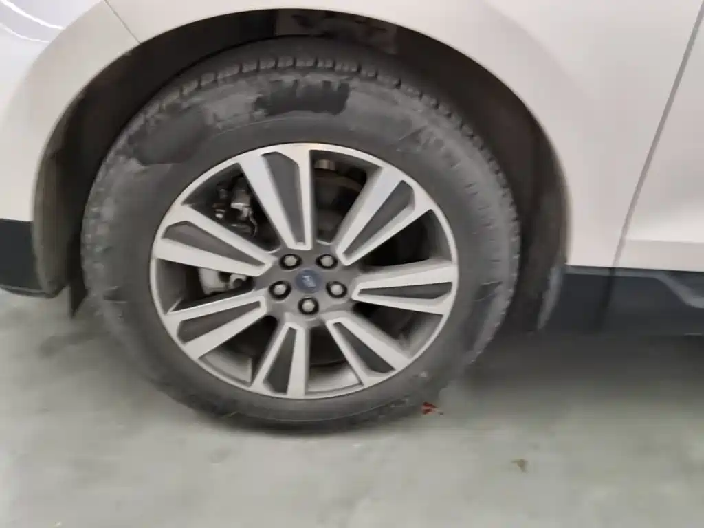 Ford Edge — миниатюра 23