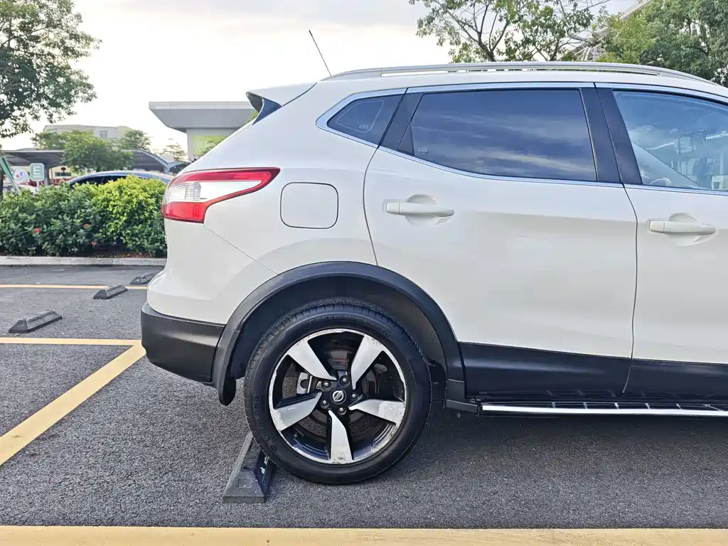 Nissan Qashqai — миниатюра 27