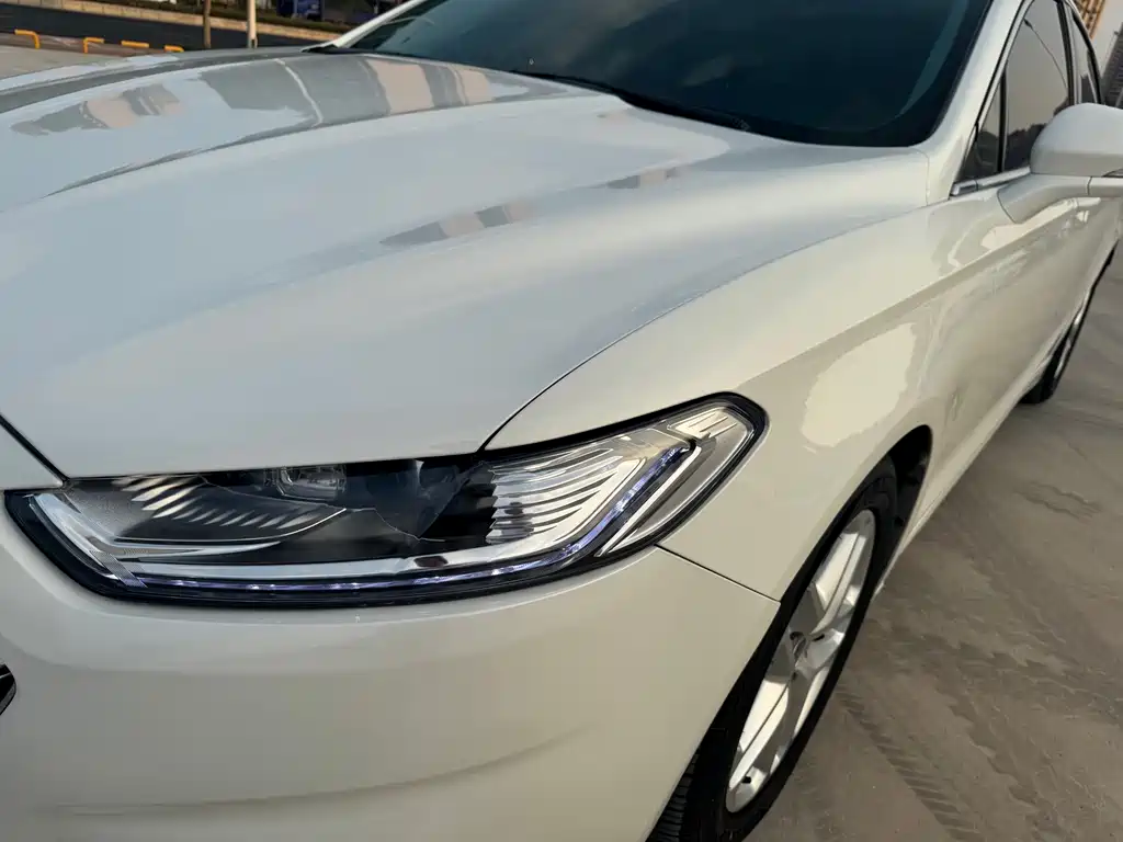 Ford Mondeo — миниатюра 15