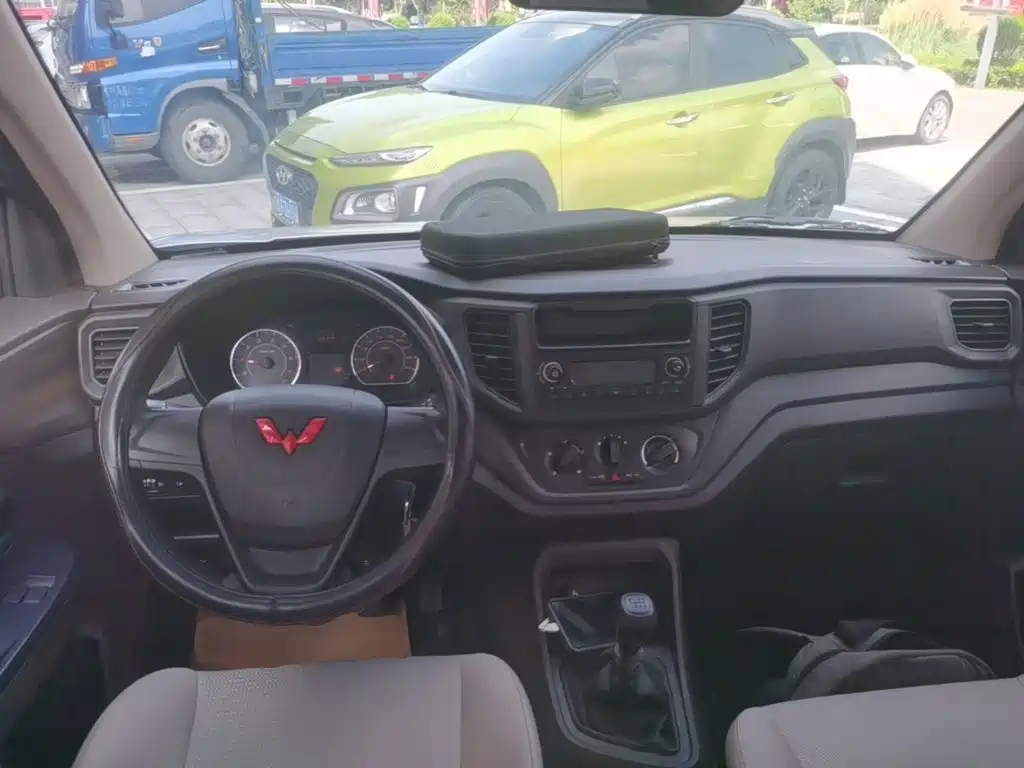 Wuling Hongguang V — миниатюра 10