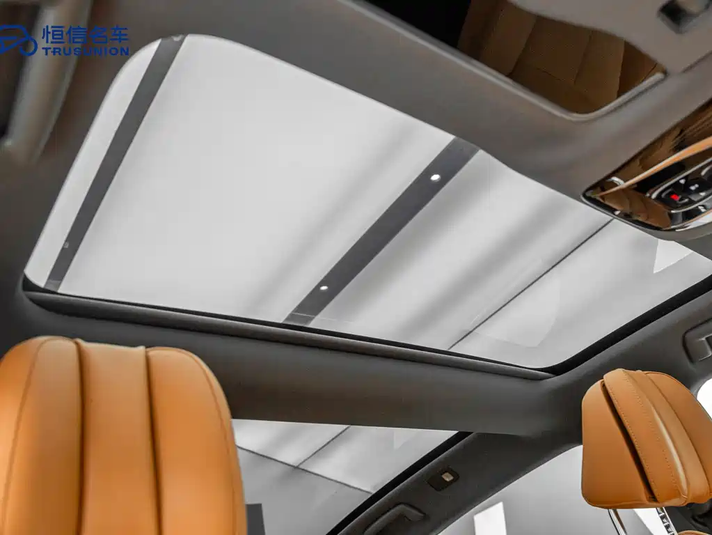 VOYAH LANTU CHASING LIGHT