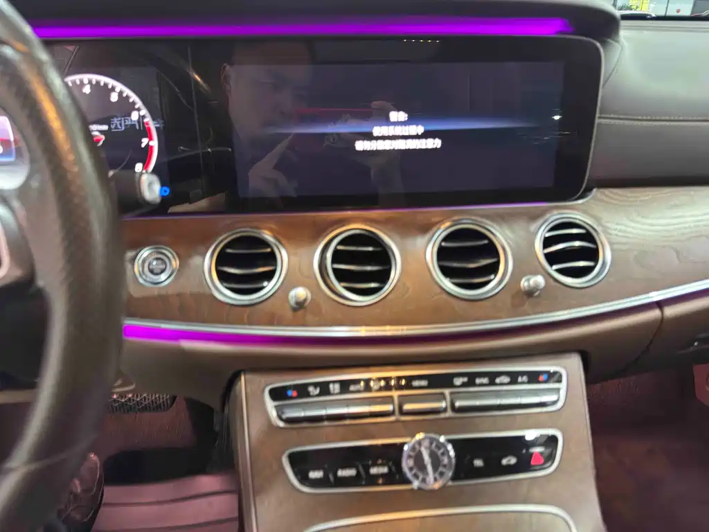 Mercedes-Benz E-Class — миниатюра 15