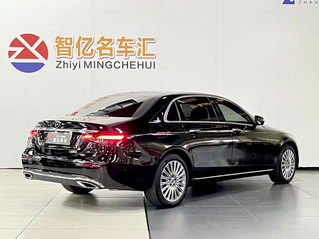 Mercedes-Benz E-Class — миниатюра 4