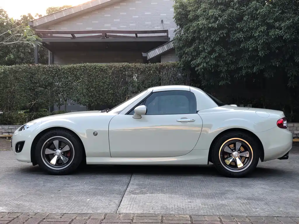 Mazda MX-5 — миниатюра 4