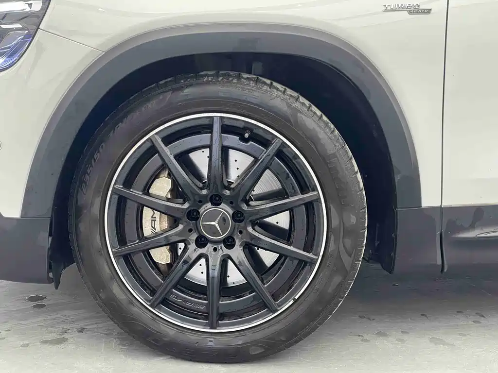 MERCEDES-BENZ GLB AMG