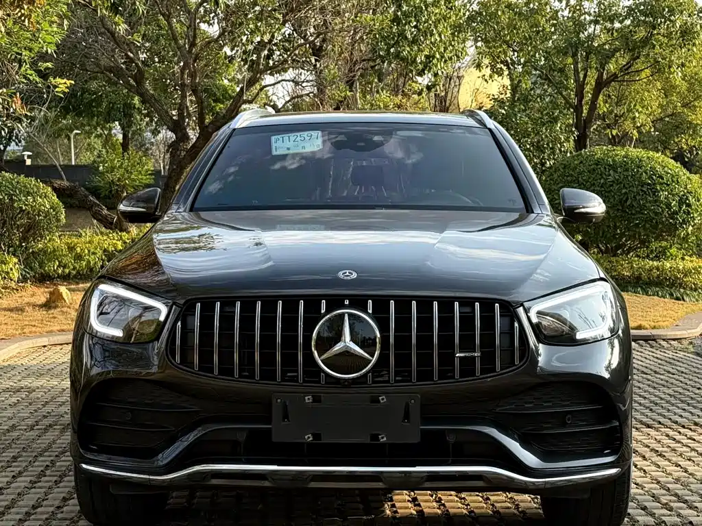 MERCEDES-BENZ GLC