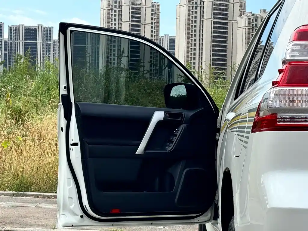 Toyota Prado — миниатюра 7