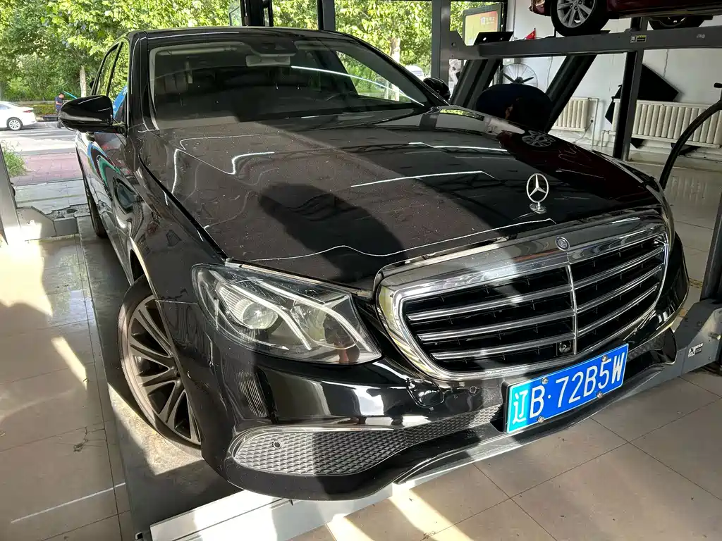 Mercedes-Benz E-Class — миниатюра 2