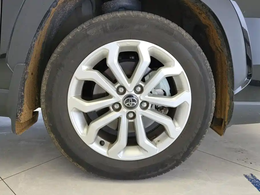 Toyota Frontlander — миниатюра 6