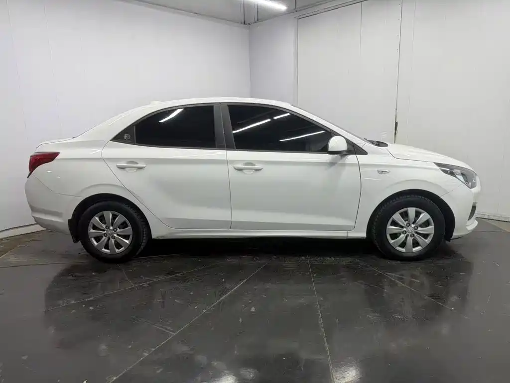Hyundai Verna — миниатюра 6