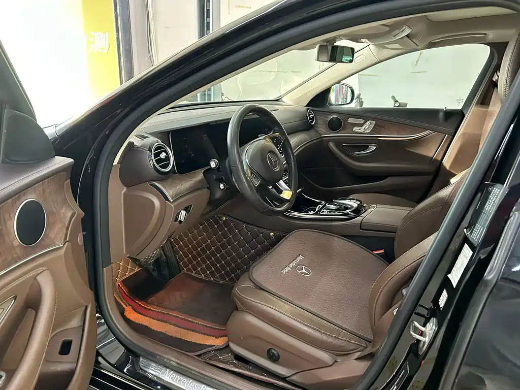 Mercedes-Benz E-Class — миниатюра 4