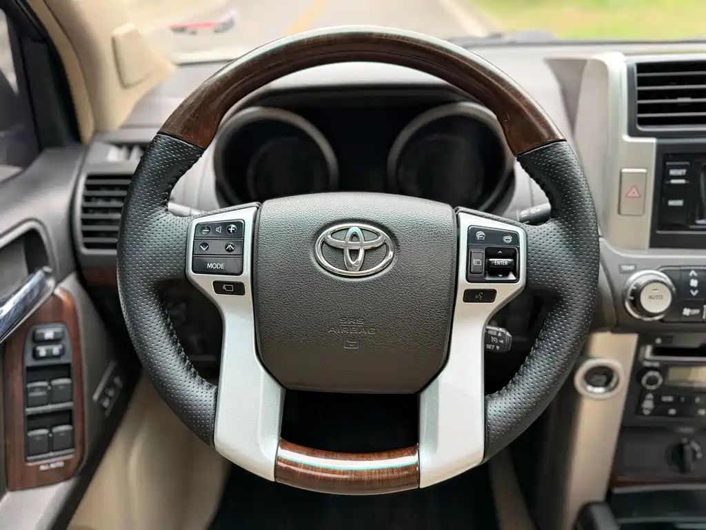 Toyota Land Cruiser Prado 2010 4.0L AT VX