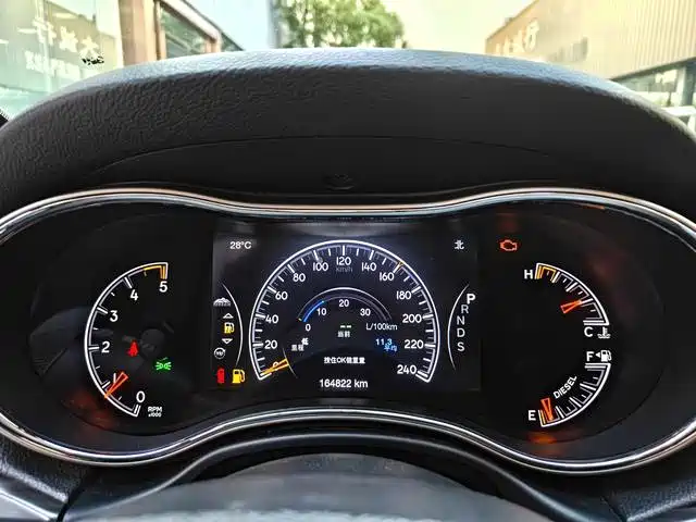 Jeep Grand Cherokee (Import) — миниатюра 8