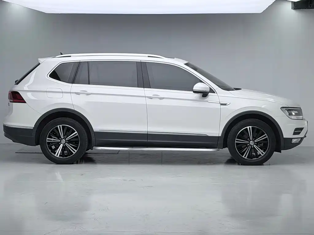 Volkswagen Tiguan L — миниатюра 16