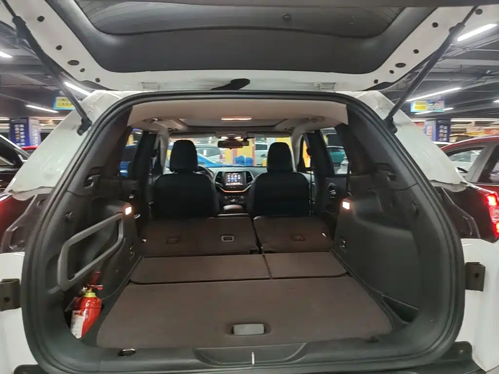Jeep Cherokee — миниатюра 19