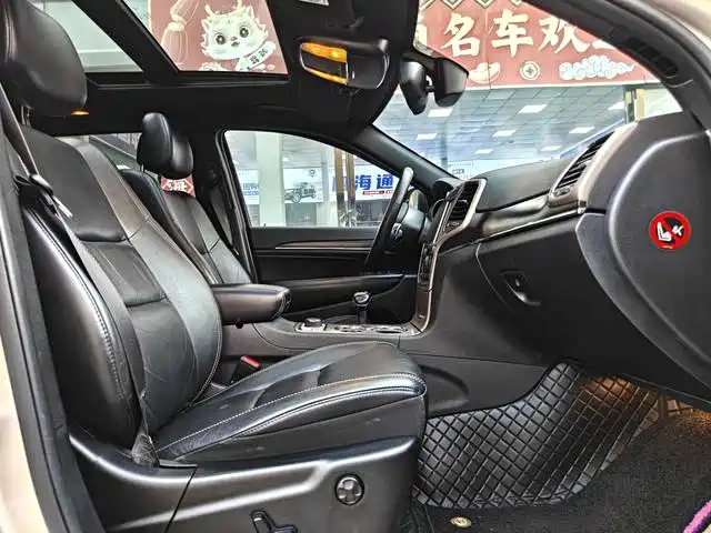 Jeep Grand Cherokee (Import) — миниатюра 13