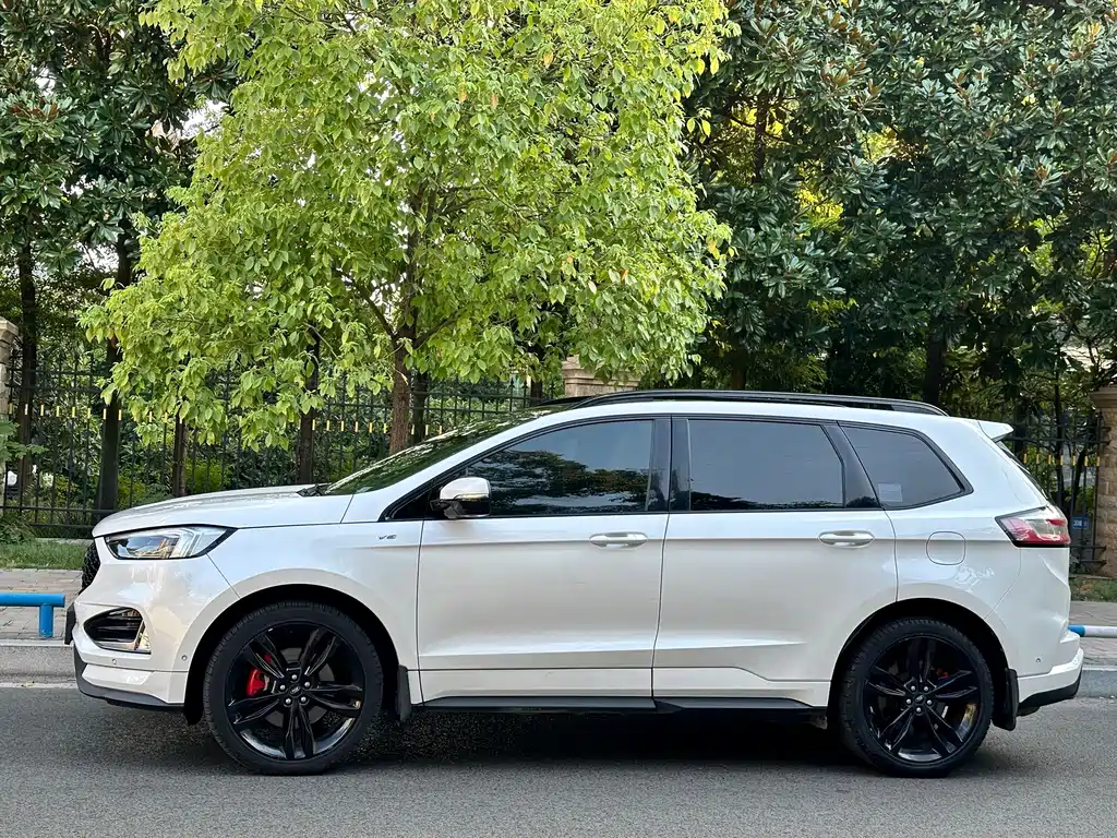 Ford Edge — миниатюра 3