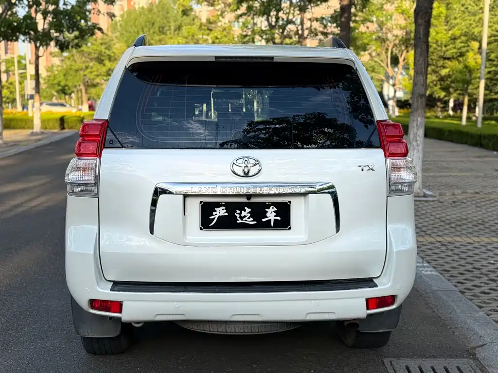 Toyota Land Cruiser Prado 2010 2.7L AT Standard