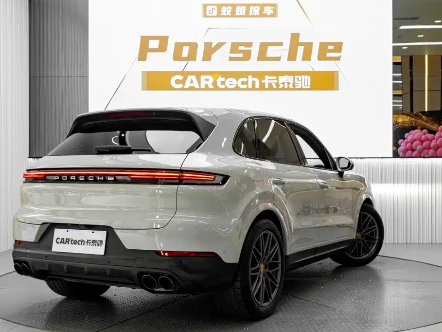 Porsche Cayenne — миниатюра 6