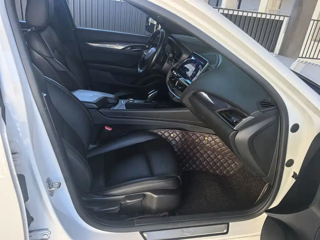 Cadillac CT5 — миниатюра 7