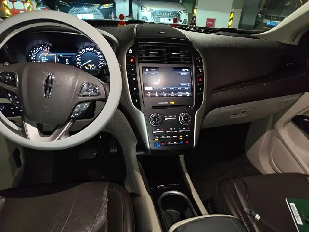 Lincoln MKC — миниатюра 5