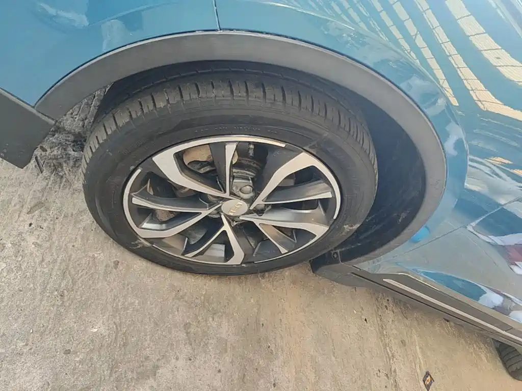 Geely Emgrand S — миниатюра 23