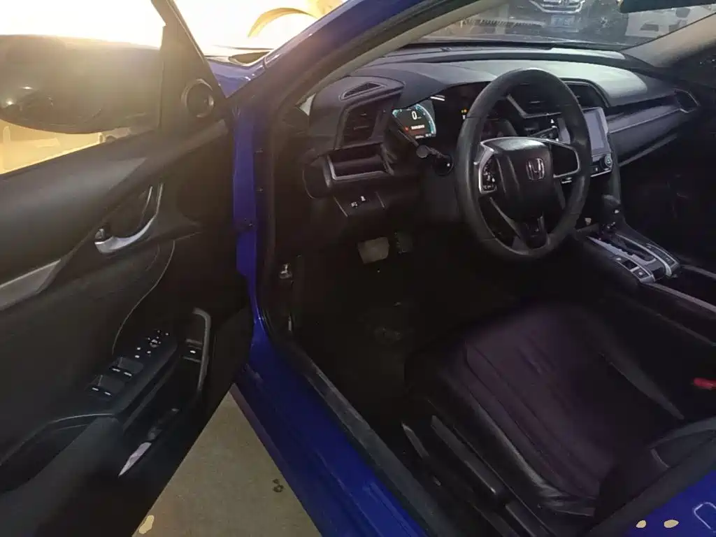 Honda Civic — миниатюра 16