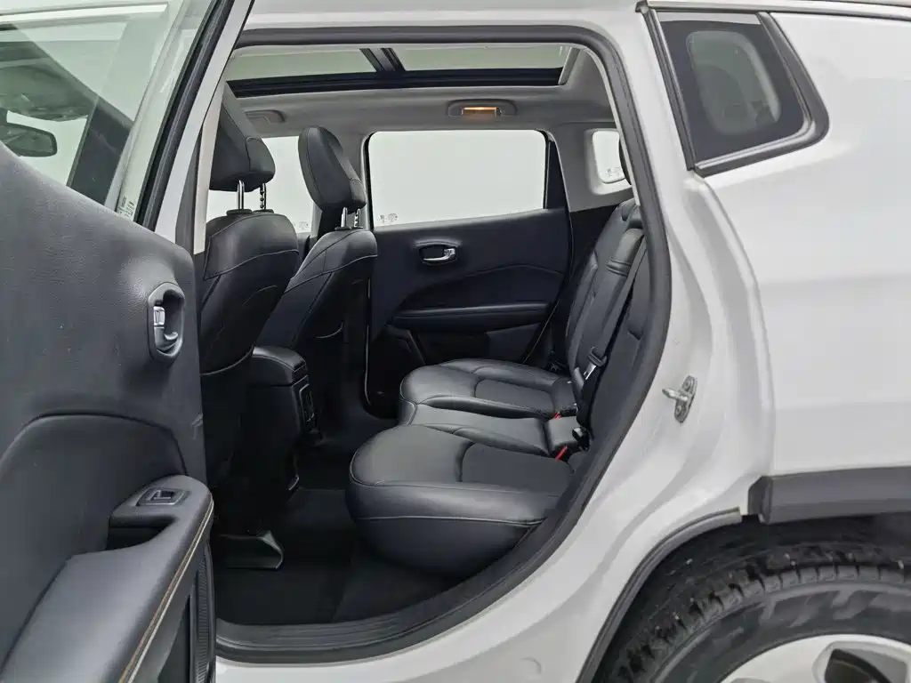 Jeep Compass — миниатюра 15