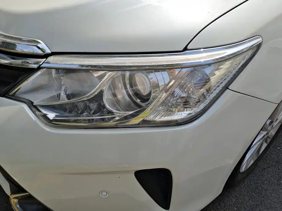 Toyota Camry — миниатюра 5