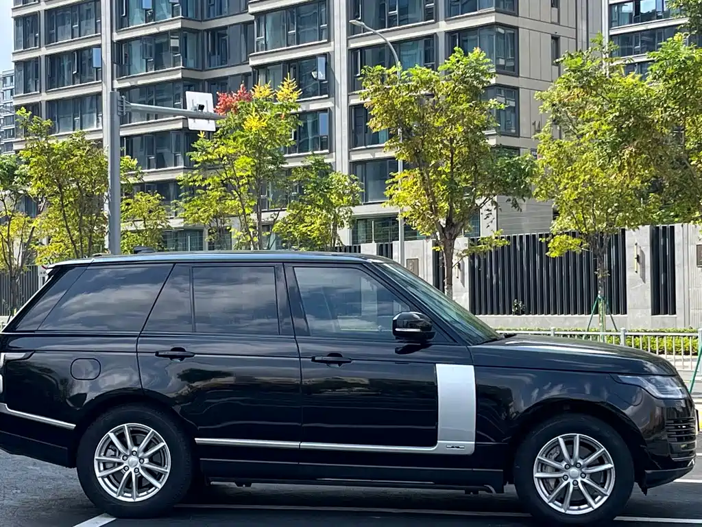 Land Rover Range Rover — миниатюра 4