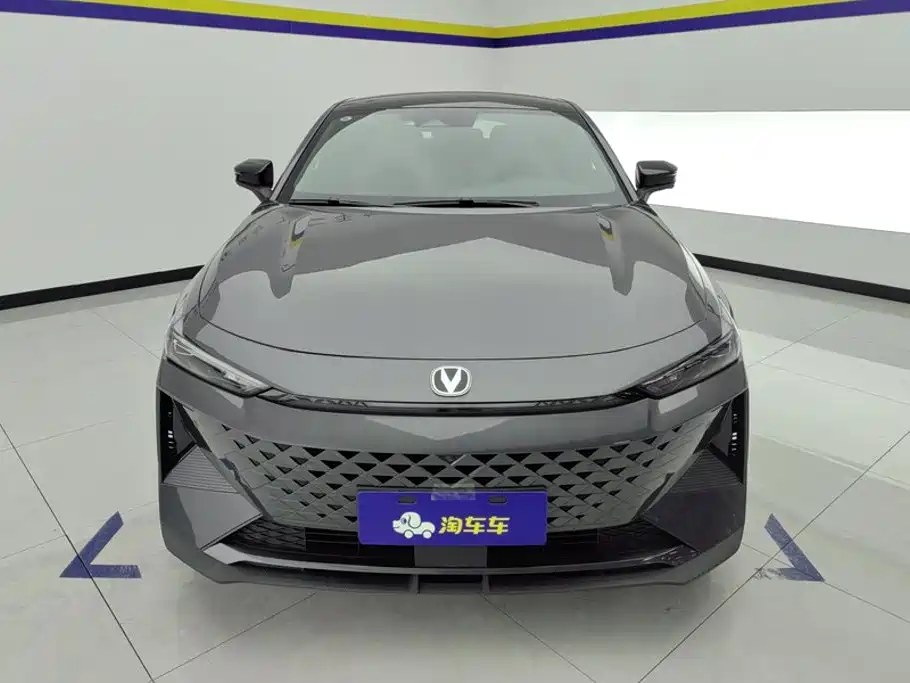 Changan UNI-V iDD — миниатюра 2