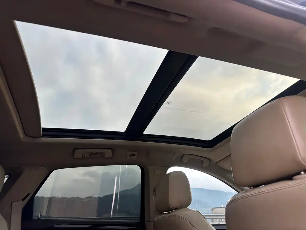 Cadillac SRX 2011 3.0L Luxury