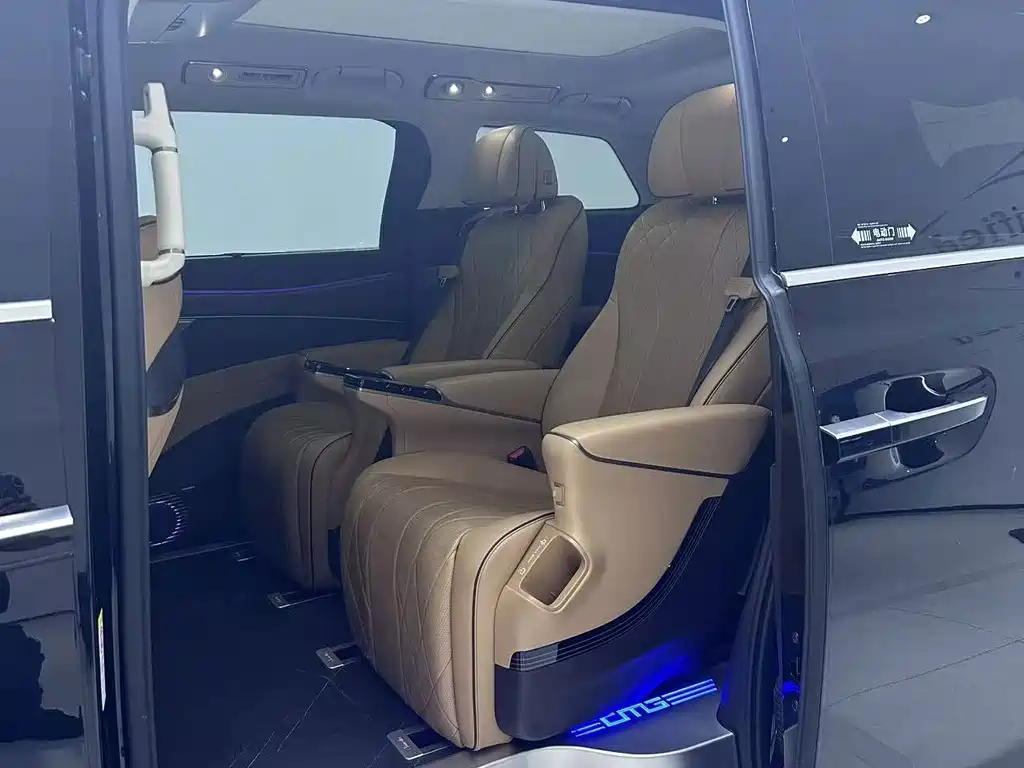 Denza Denza D9 — миниатюра 5