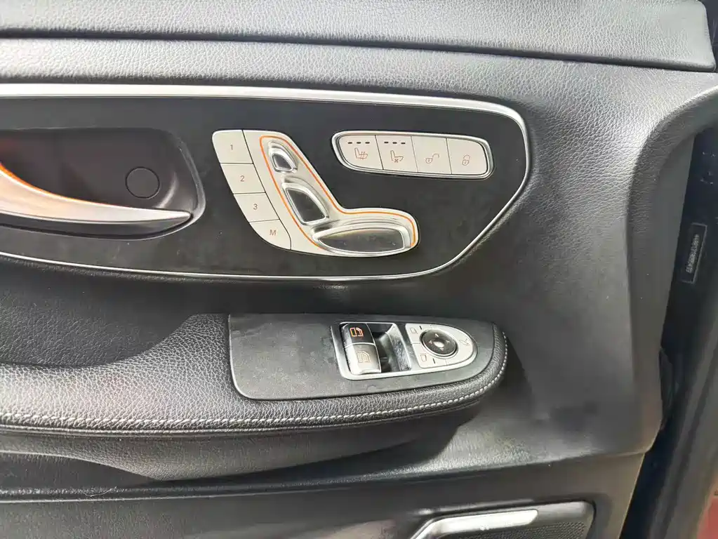 Mercedes-Benz V-Class — миниатюра 13