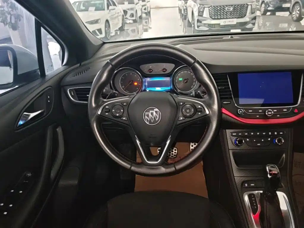 Buick Verano — миниатюра 11
