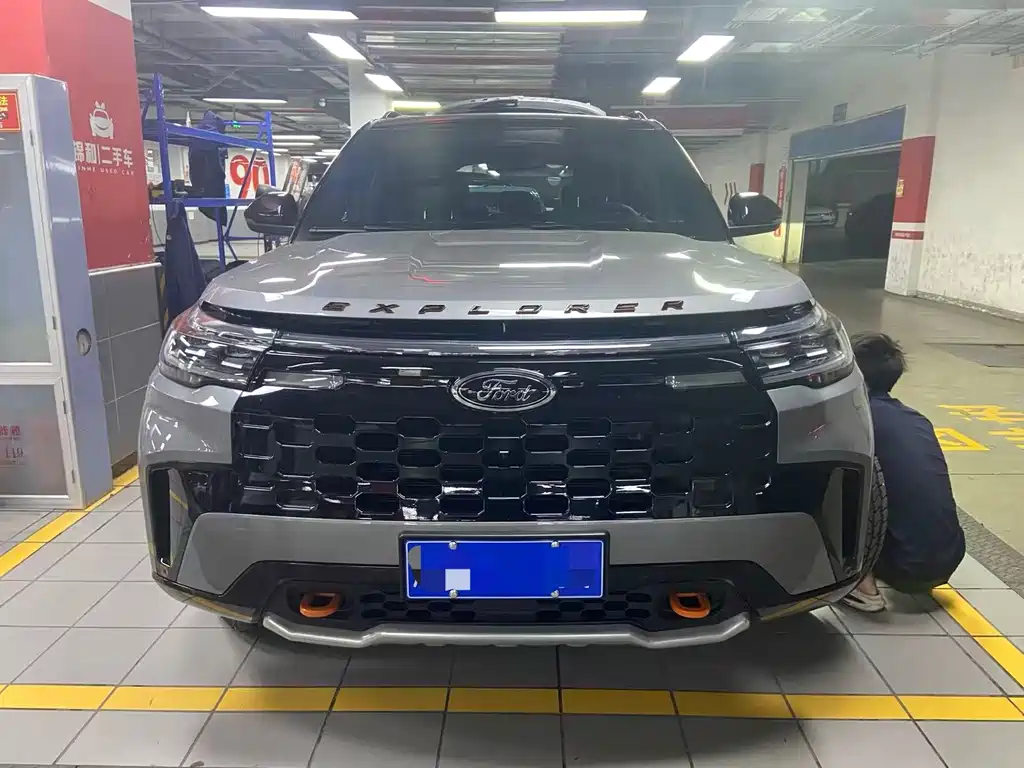 Ford Explorer — миниатюра 2